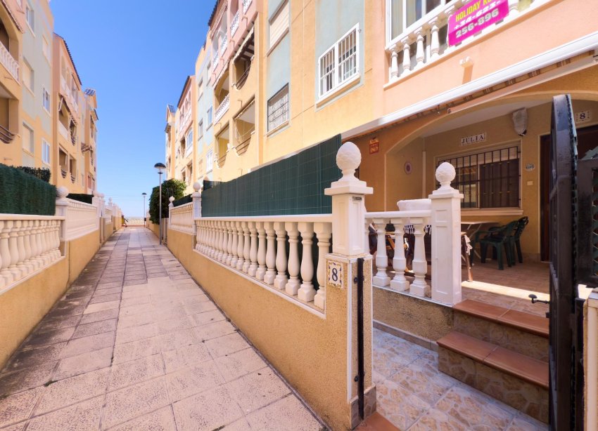Resale - Apartment - Torrevieja - La Mata pueblo