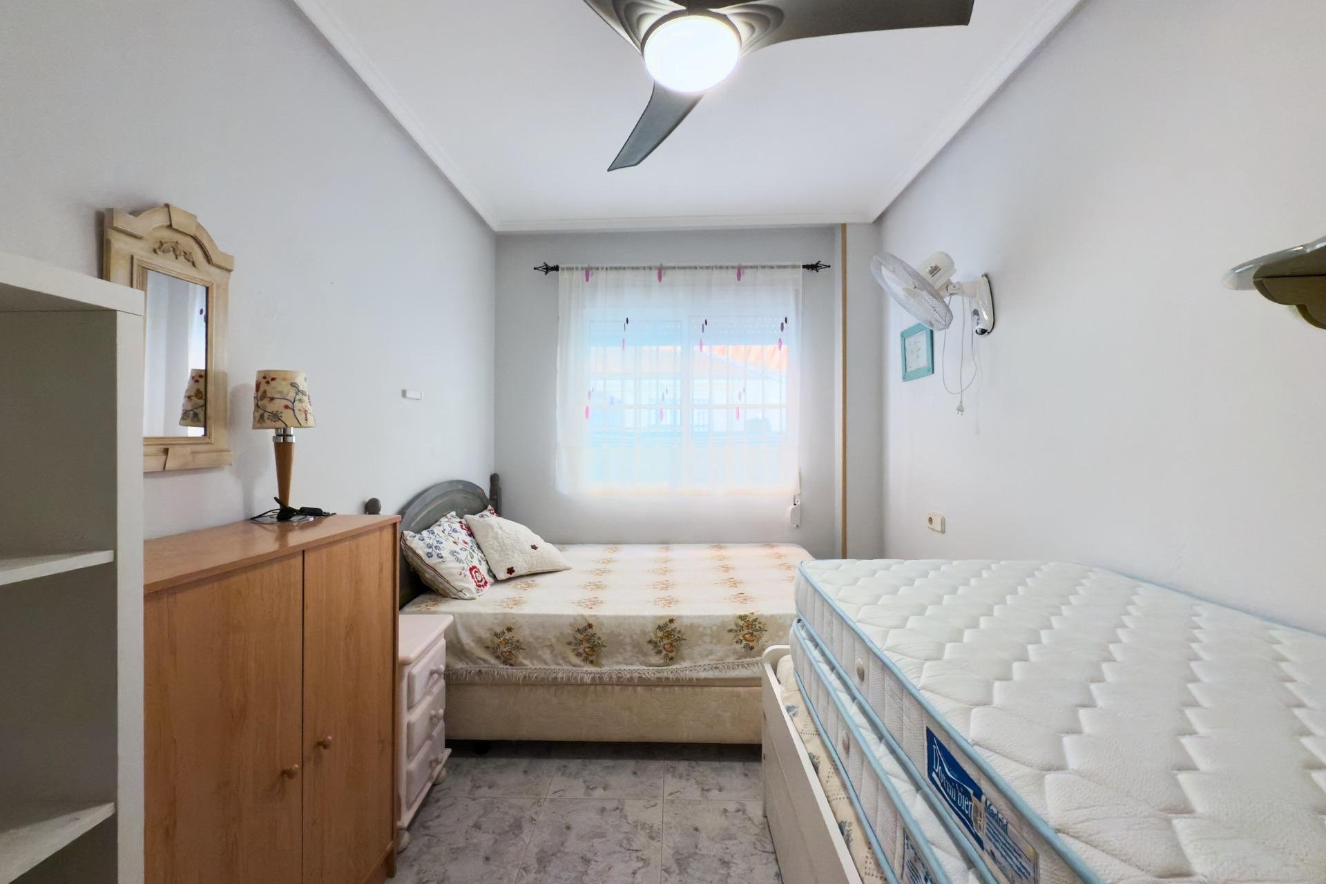 Resale - Apartment - Torrevieja - La Mata pueblo