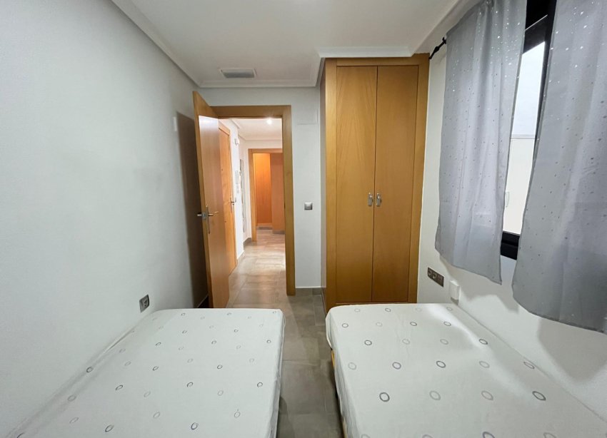 Resale - Apartment - Torrevieja - La Mata pueblo