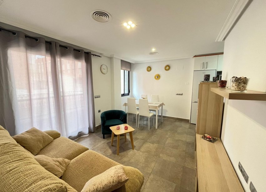 Resale - Apartment - Torrevieja - La Mata pueblo