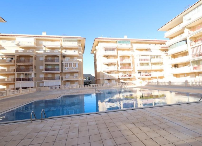 Resale - Apartment - Torrevieja - La Mata