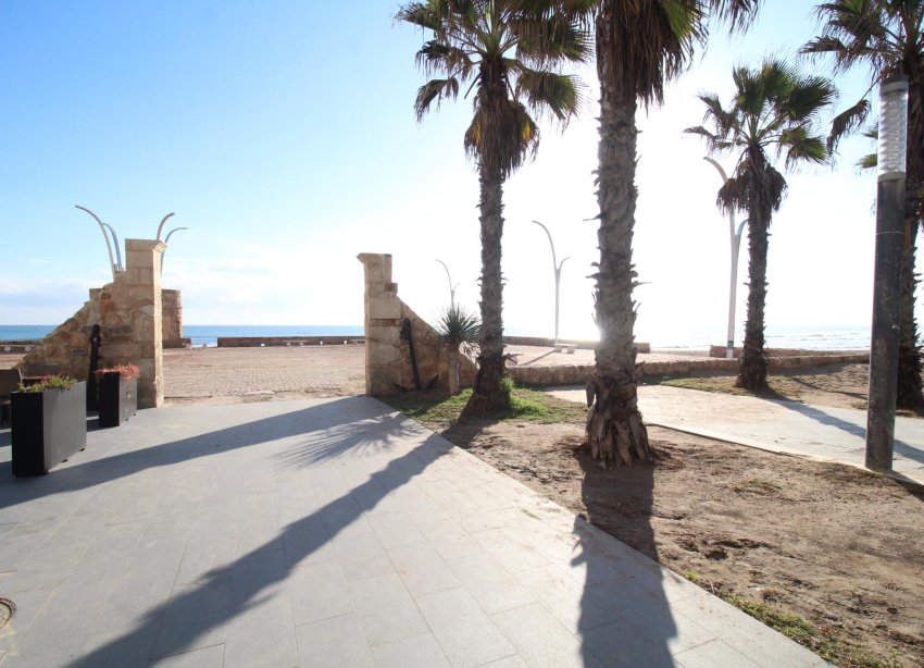 Resale - Apartment - Torrevieja - La Mata