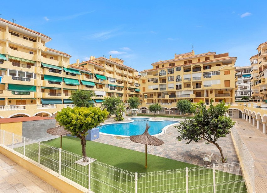 Resale - Apartment - Torrevieja - La Mata