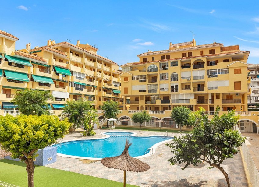 Resale - Apartment - Torrevieja - La Mata