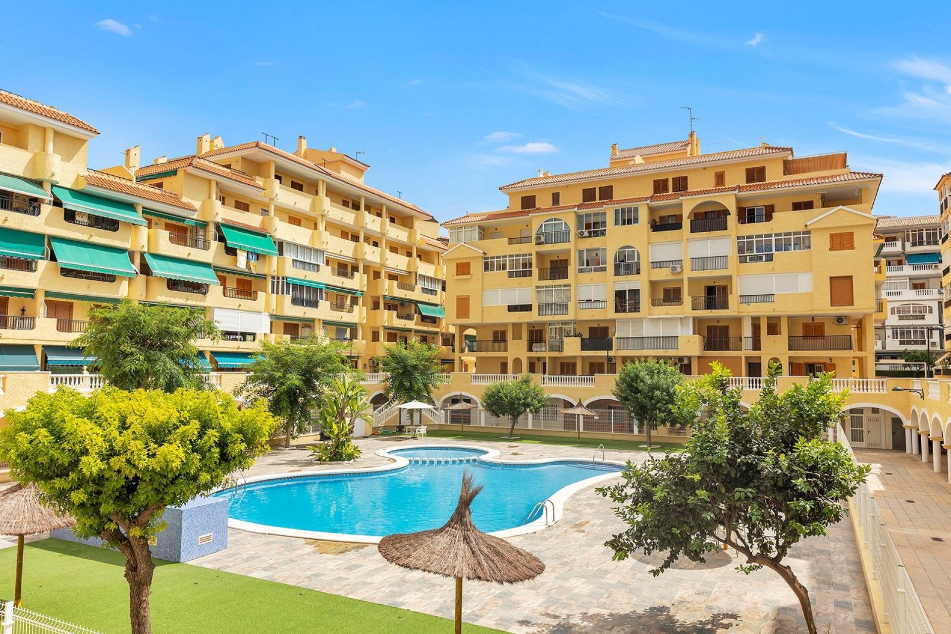 Resale - Apartment - Torrevieja - La Mata