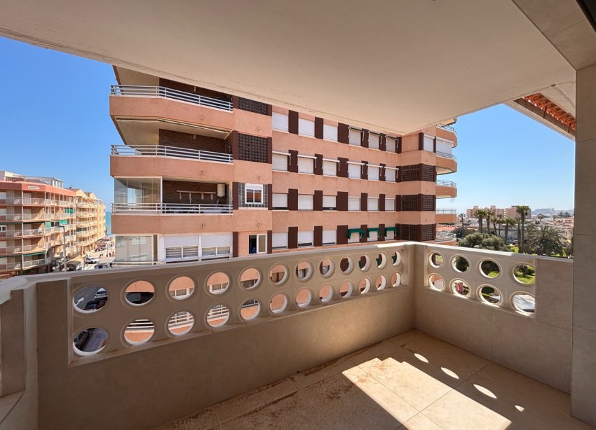Resale - Apartment - Torrevieja - La Mata