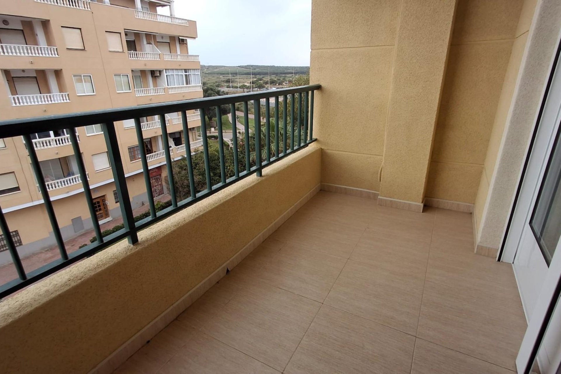 Resale - Apartment - Torrevieja - La Mata
