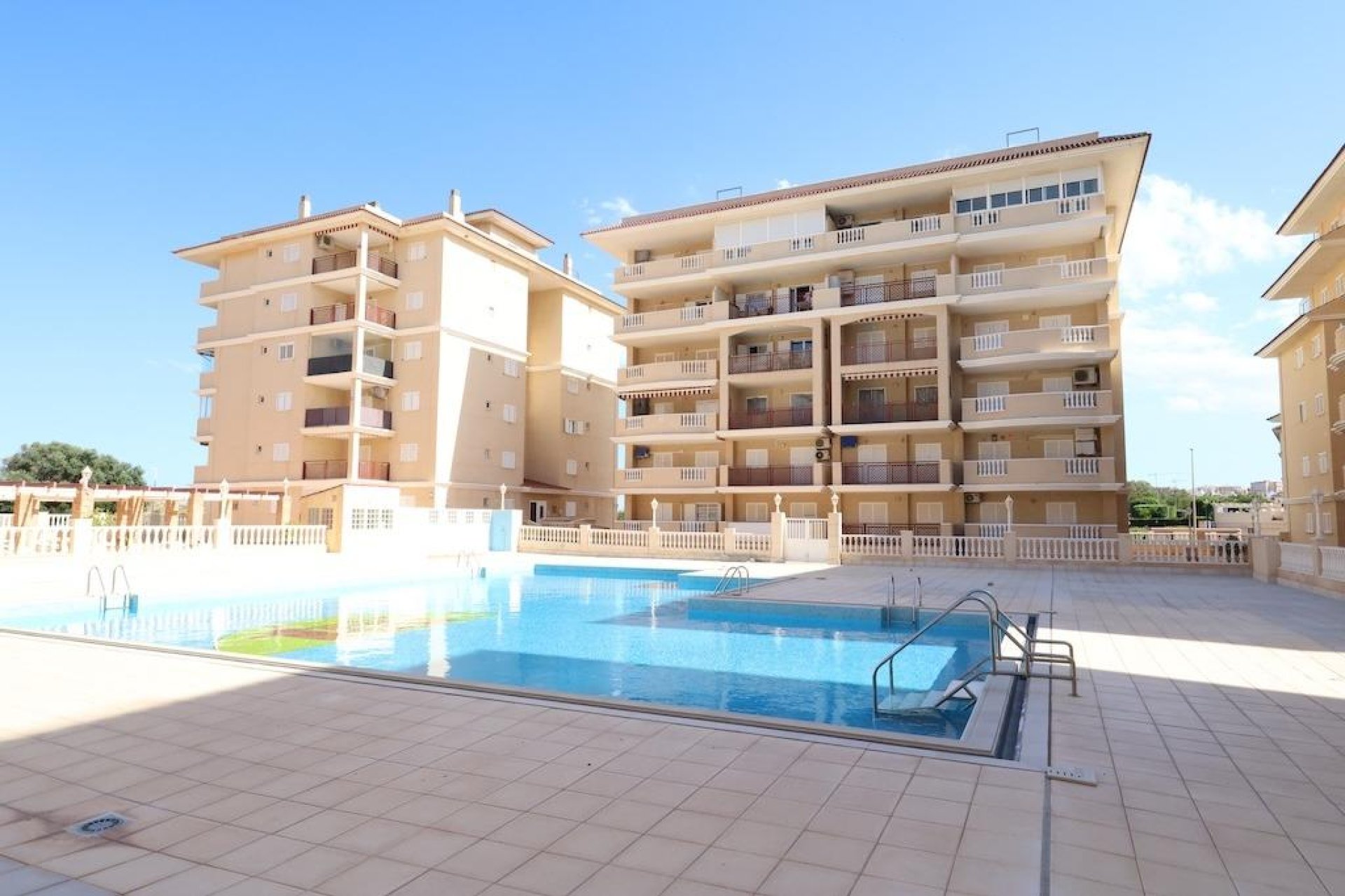 Resale - Apartment - Torrevieja - La Mata
