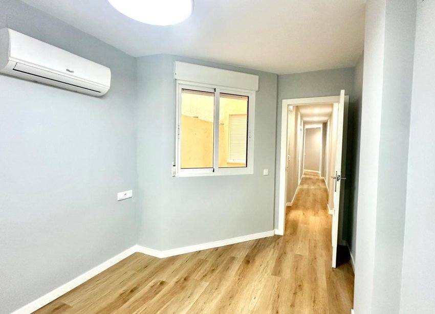 Resale - Apartment - Torrevieja - La Mata