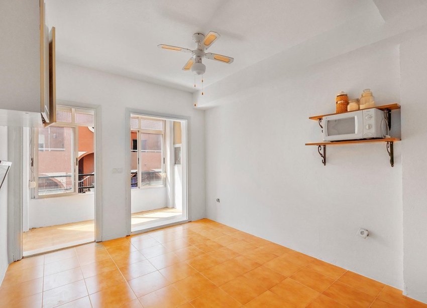 Resale - Apartment - Torrevieja - La Mata