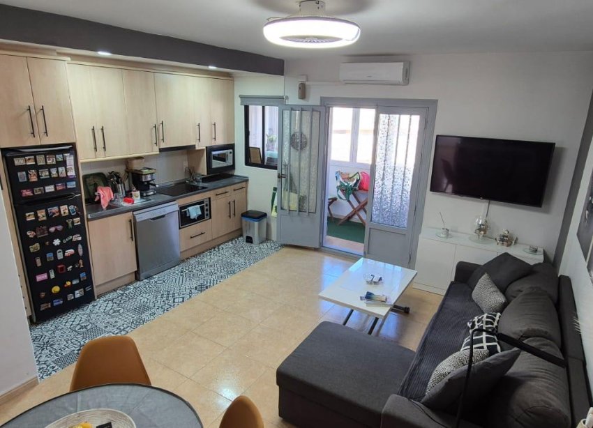 Resale - Apartment - Torrevieja - La Siesta - El Salado - Torreta