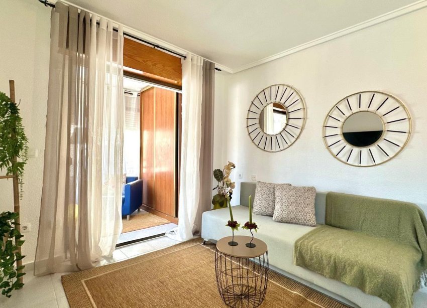 Resale - Apartment - Torrevieja - La Siesta - El Salado - Torreta