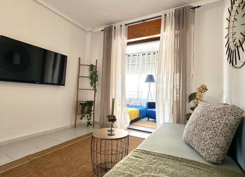 Resale - Apartment - Torrevieja - La Siesta - El Salado - Torreta