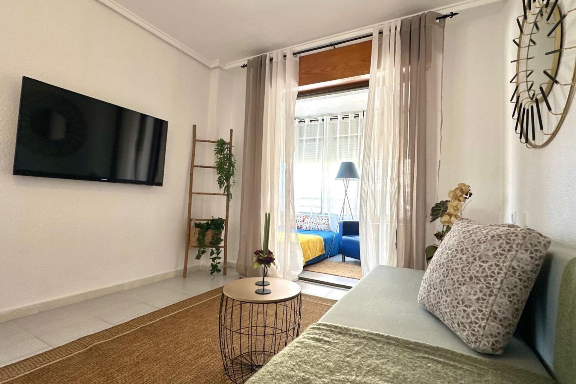 Resale - Apartment - Torrevieja - La Siesta - El Salado - Torreta