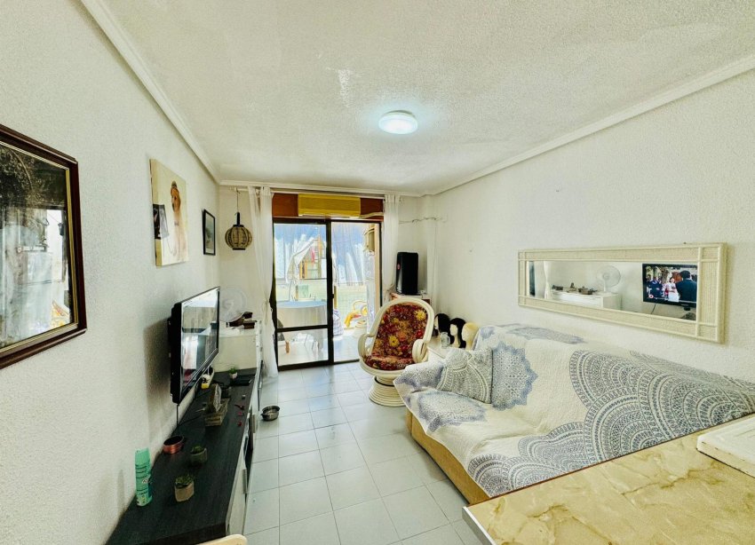 Resale - Apartment - Torrevieja - La Siesta