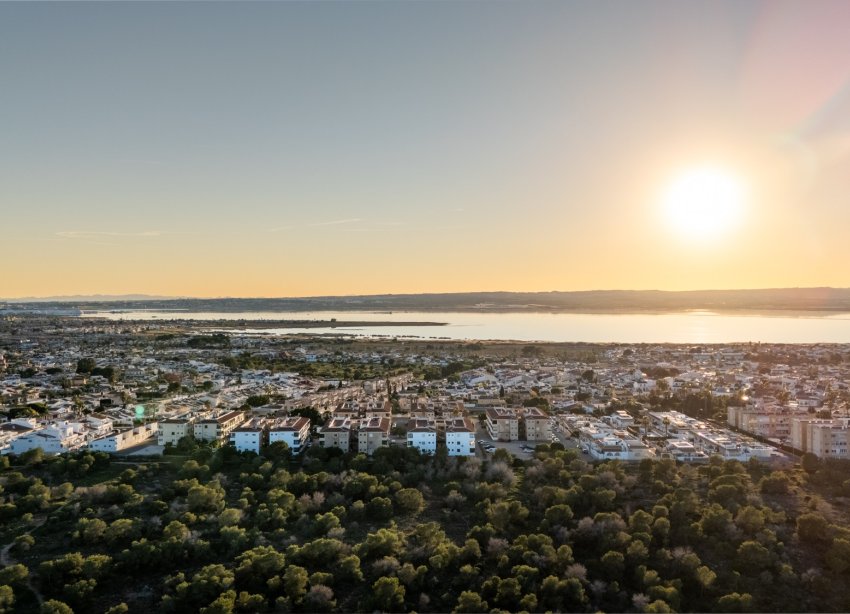 Resale - Apartment - Torrevieja - La Siesta