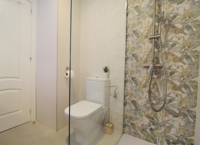 Resale - Apartment - Torrevieja - La Veleta