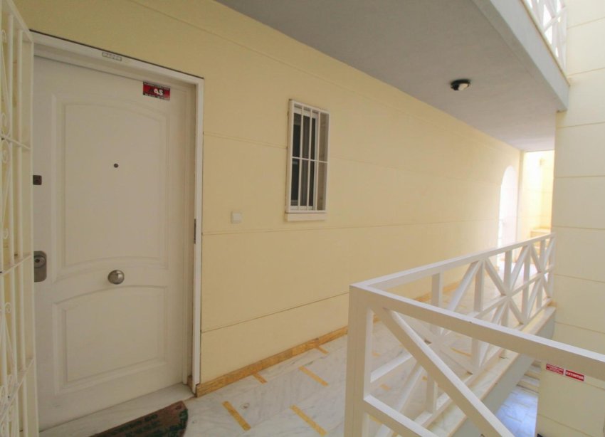 Resale - Apartment - Torrevieja - La Veleta