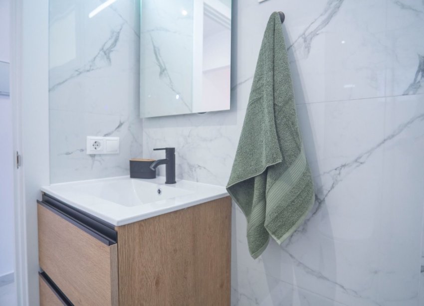 Resale - Apartment - Torrevieja - La Veleta