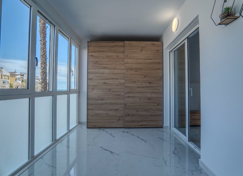 Resale - Apartment - Torrevieja - La Veleta