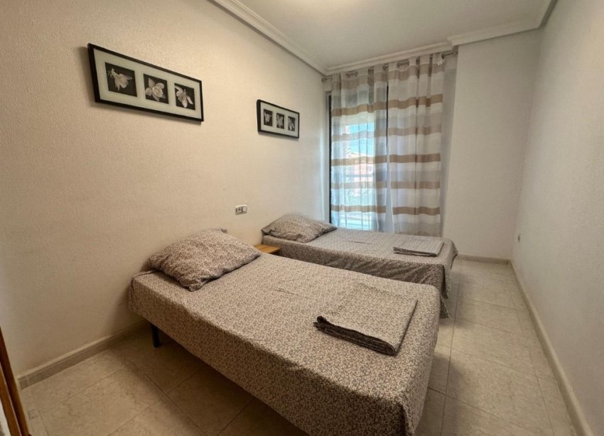 Resale - Apartment - Torrevieja - La Veleta