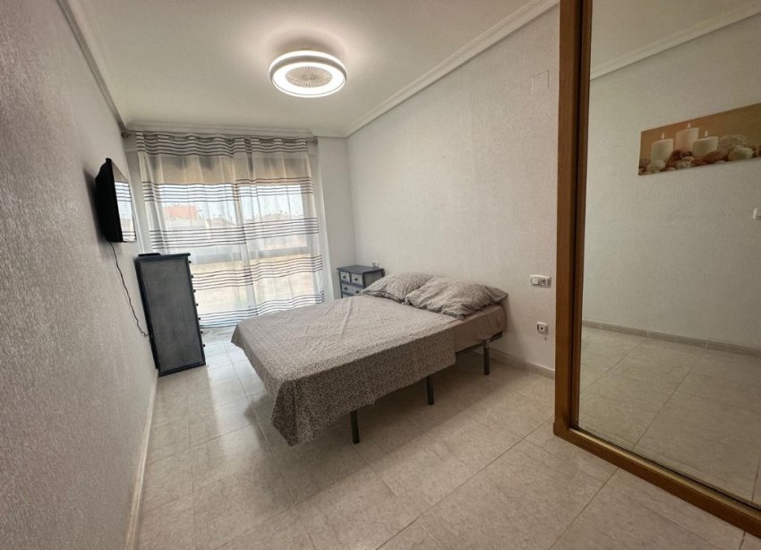 Resale - Apartment - Torrevieja - La Veleta