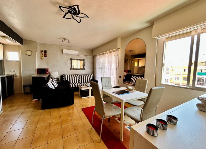 Resale - Apartment - Torrevieja - La Veleta