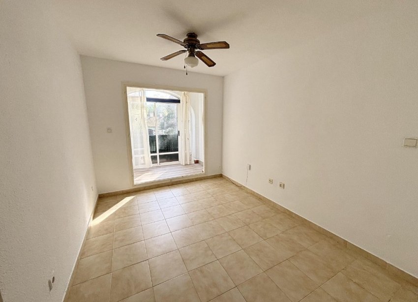 Resale - Apartment - Torrevieja - Lago Jardin