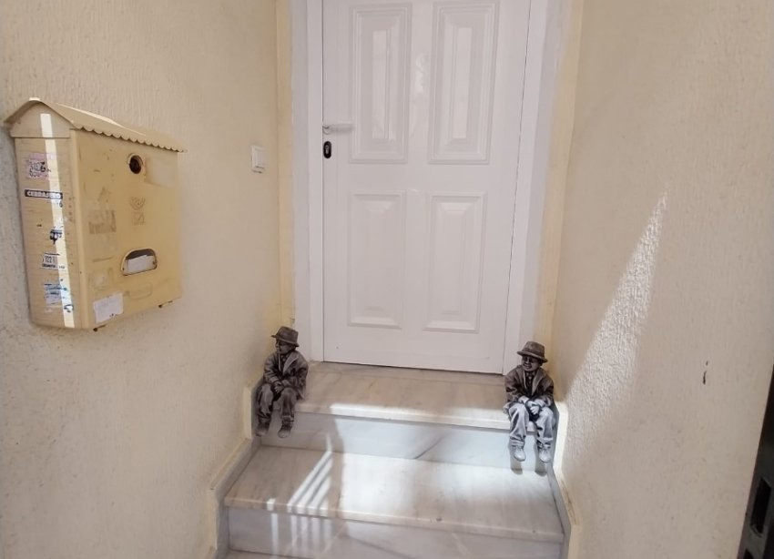 Resale - Apartment - Torrevieja - Los Locos