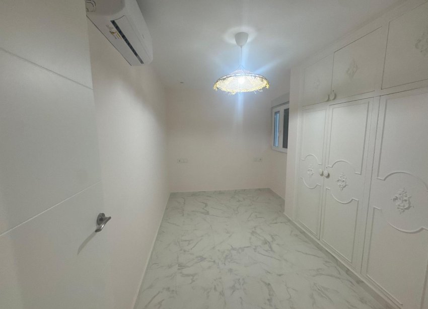 Resale - Apartment - Torrevieja - Muelle Pesquero