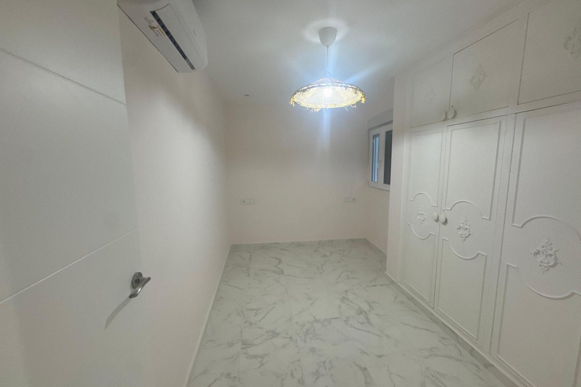 Resale - Apartment - Torrevieja - Muelle Pesquero