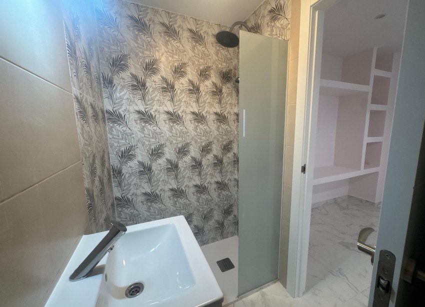 Resale - Apartment - Torrevieja - Muelle Pesquero