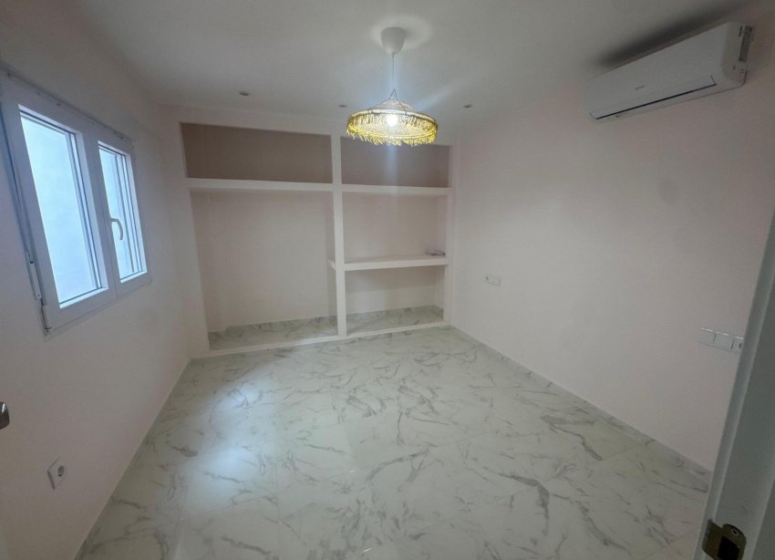 Resale - Apartment - Torrevieja - Muelle Pesquero