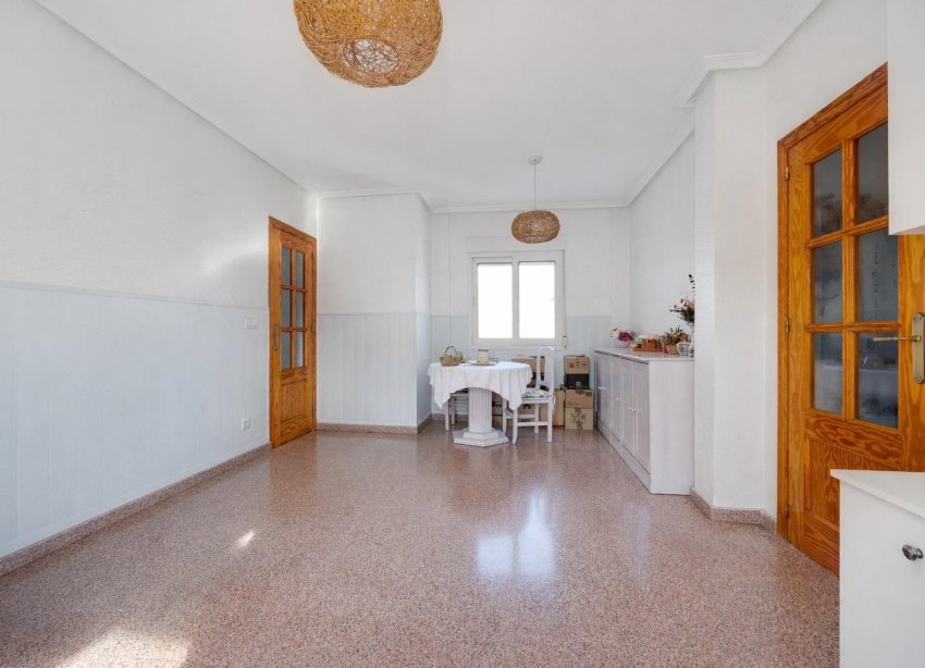 Resale - Apartment - Torrevieja - Parque de Las Naciones