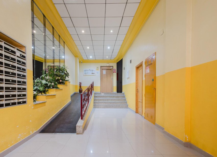 Resale - Apartment - Torrevieja - Parque de Las Naciones