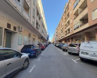 Resale - Apartment - Torrevieja - Parque de Las Naciones