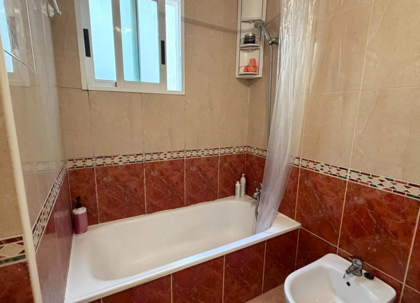 Resale - Apartment - Torrevieja - Parque de Las Naciones
