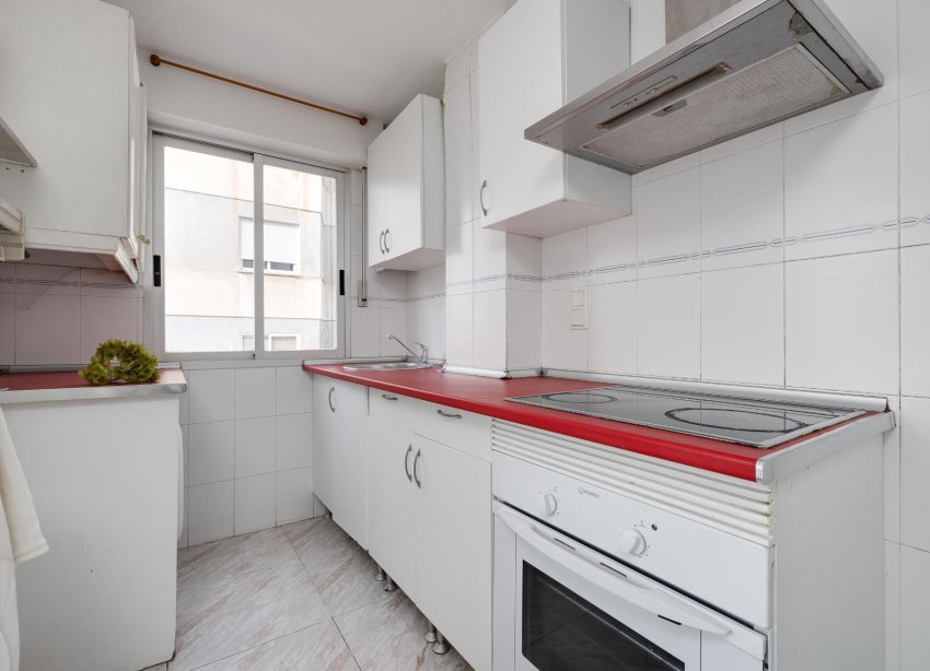 Resale - Apartment - Torrevieja - Paseo maritimo