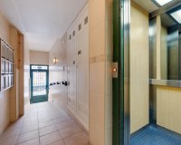 Resale - Apartment - Torrevieja - Paseo maritimo