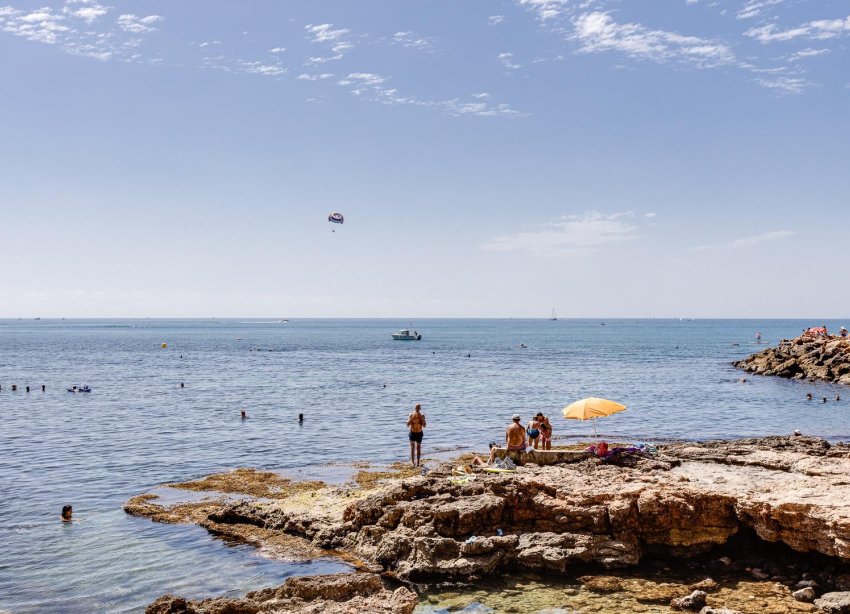 Resale - Apartment - Torrevieja - Paseo maritimo