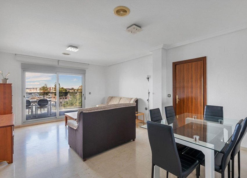Resale - Apartment - Torrevieja - Paseo maritimo