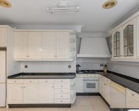 Resale - Apartment - Torrevieja - Paseo maritimo