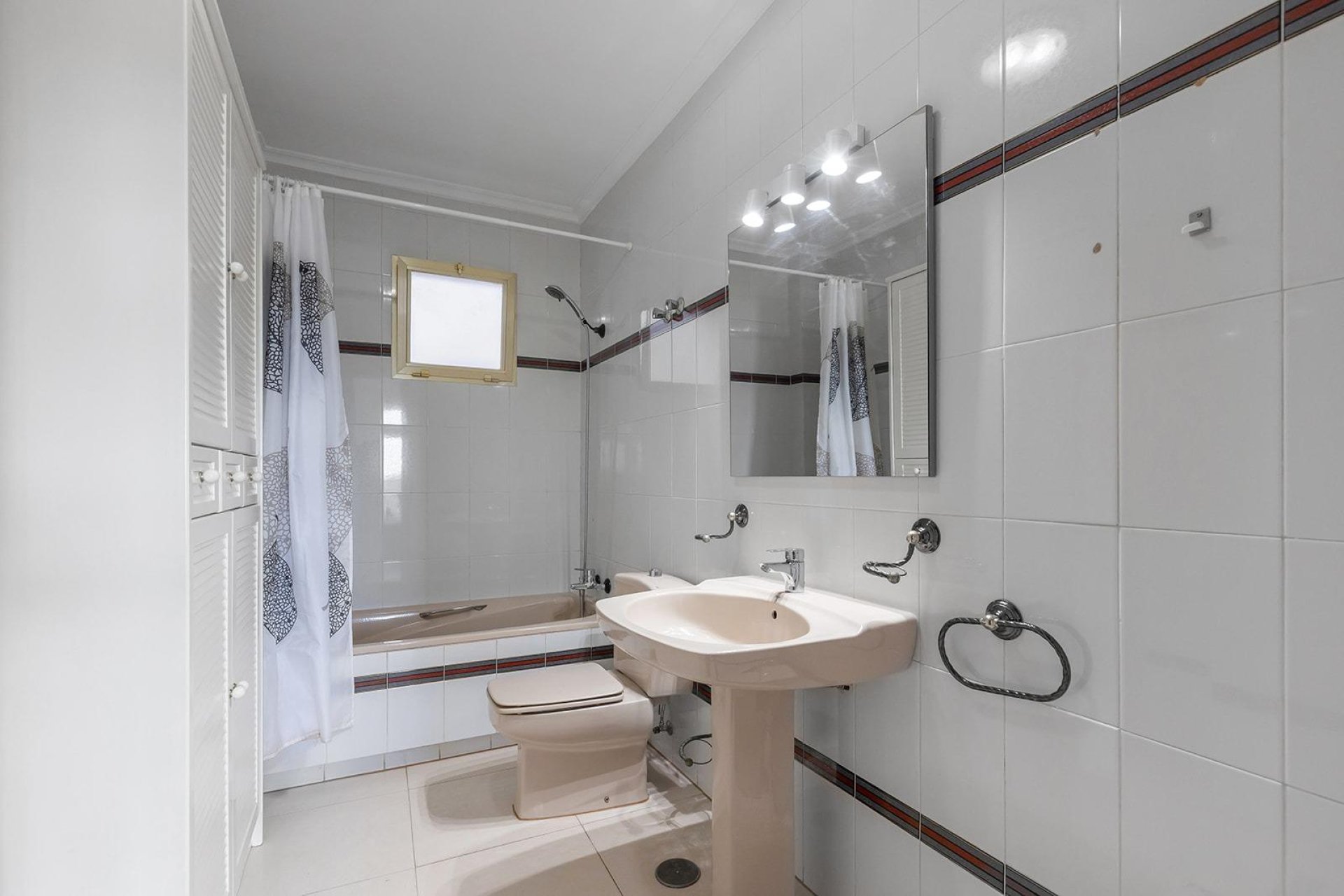 Resale - Apartment - Torrevieja - Paseo maritimo