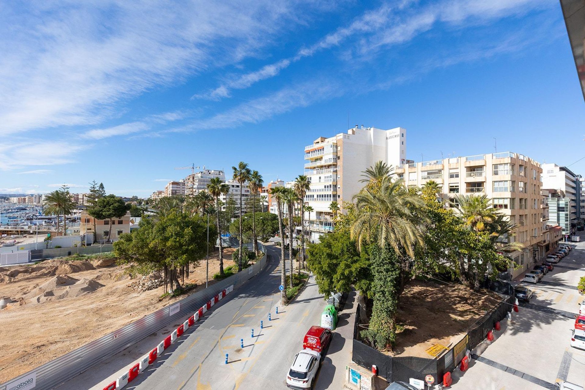 Resale - Apartment - Torrevieja - Paseo maritimo