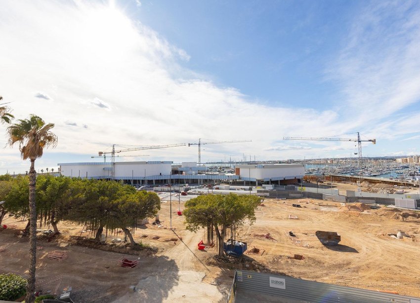 Resale - Apartment - Torrevieja - Paseo maritimo