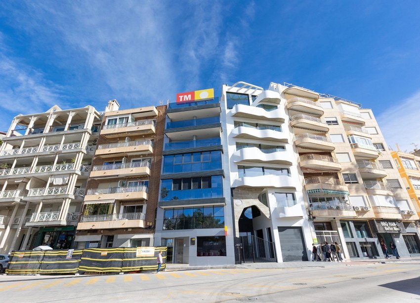 Resale - Apartment - Torrevieja - Paseo maritimo