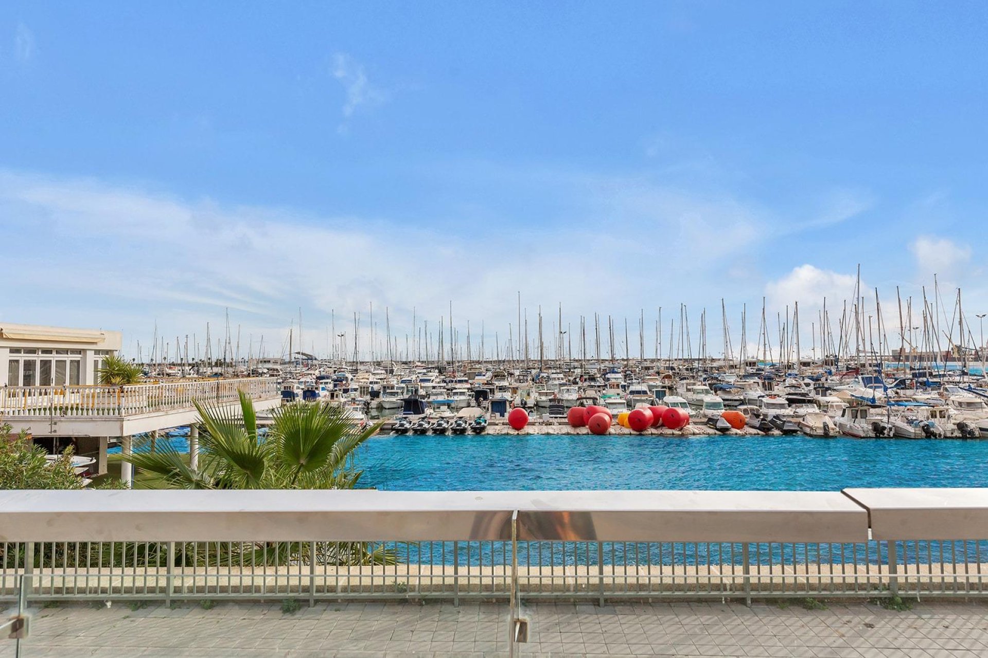Resale - Apartment - Torrevieja - Paseo maritimo