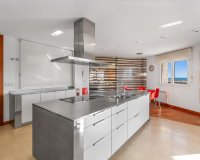 Resale - Apartment - Torrevieja - Paseo maritimo