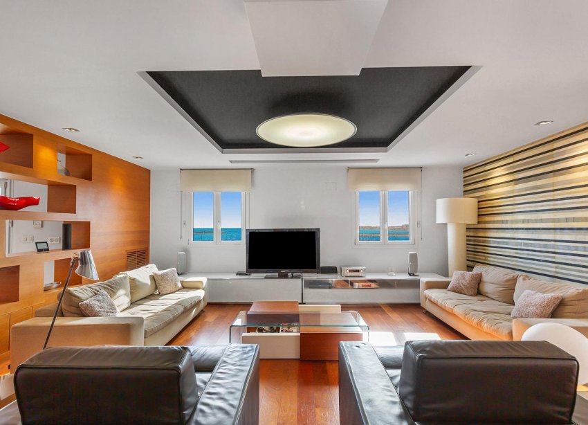 Resale - Apartment - Torrevieja - Paseo maritimo