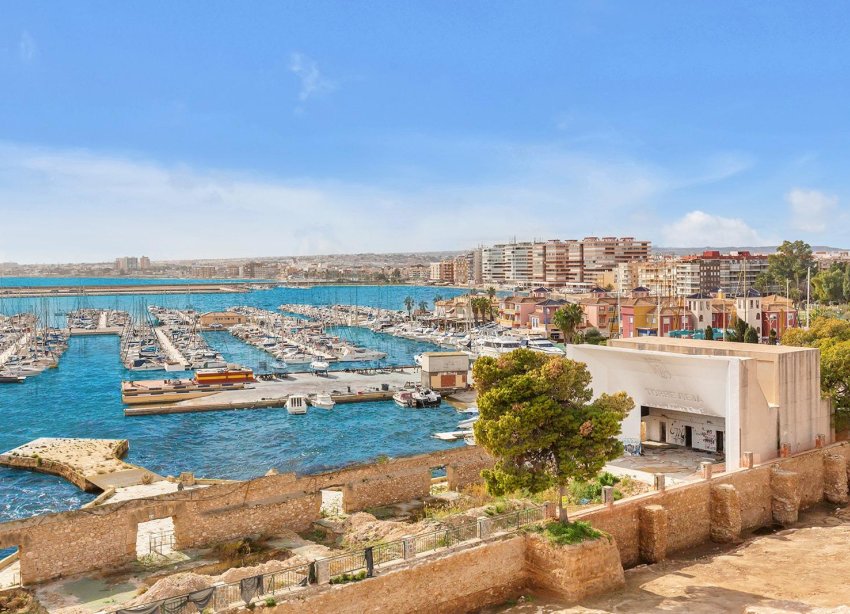 Resale - Apartment - Torrevieja - Paseo maritimo